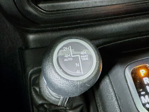 Used 2023 Jeep Wrangler Unlimited AWD/4WD image 18