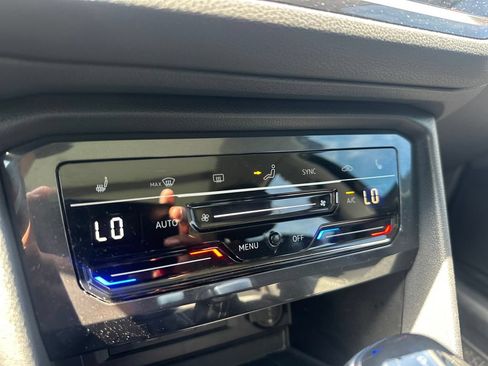 Used 2023 Volkswagen Tiguan SE w/ Panoramic Sunroof Package AWD/4WD image 20