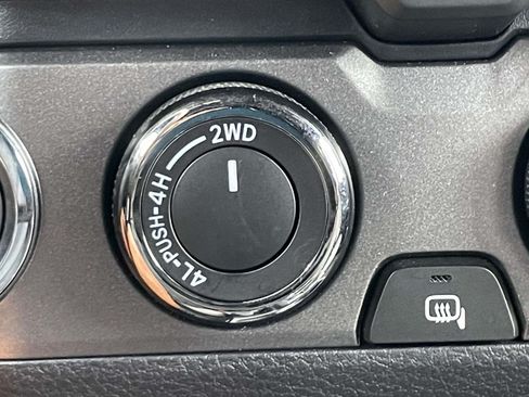 Used 2019 Toyota Tacoma TRD Sport AWD/4WD image 28
