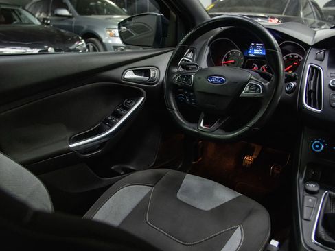 Used 2018 Ford Focus ST image 36