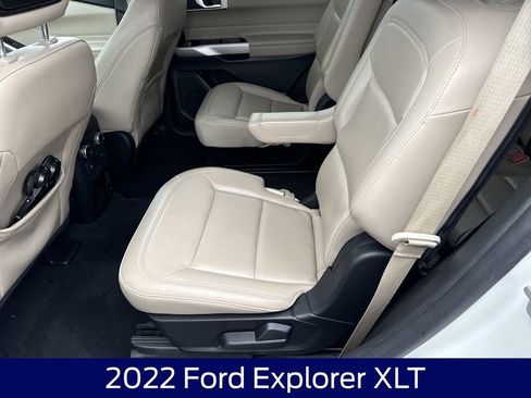 Used 2022 Ford Explorer XLT AWD/4WD image 15