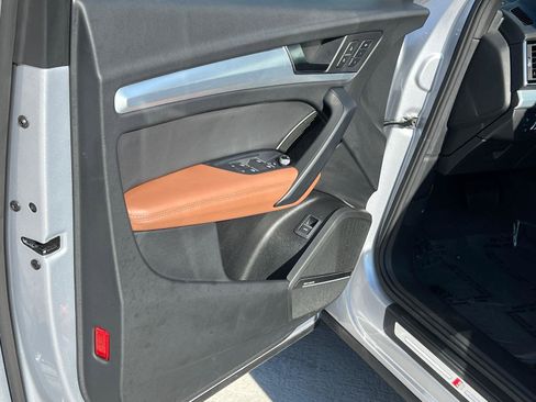 Certified 2025 Audi Q5 2.0T Premium Plus w/ Premium Plus Package image 10