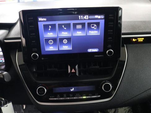 Used 2022 Toyota Corolla LE image 30