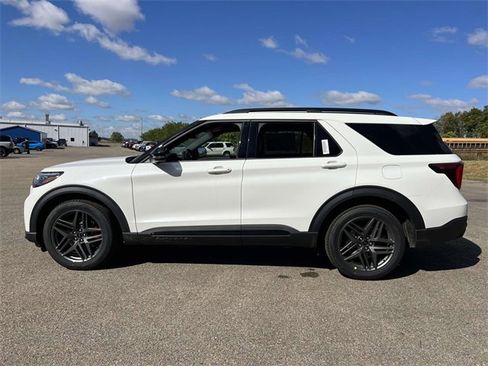 New 2026 Ford Explorer ST image 4