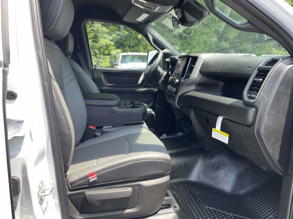 New 2026 RAM 3500 Tradesman w/ Chrome Appearance Group A AWD/4WD image 15