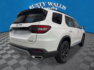 New 2025 Honda Pilot Touring video 3