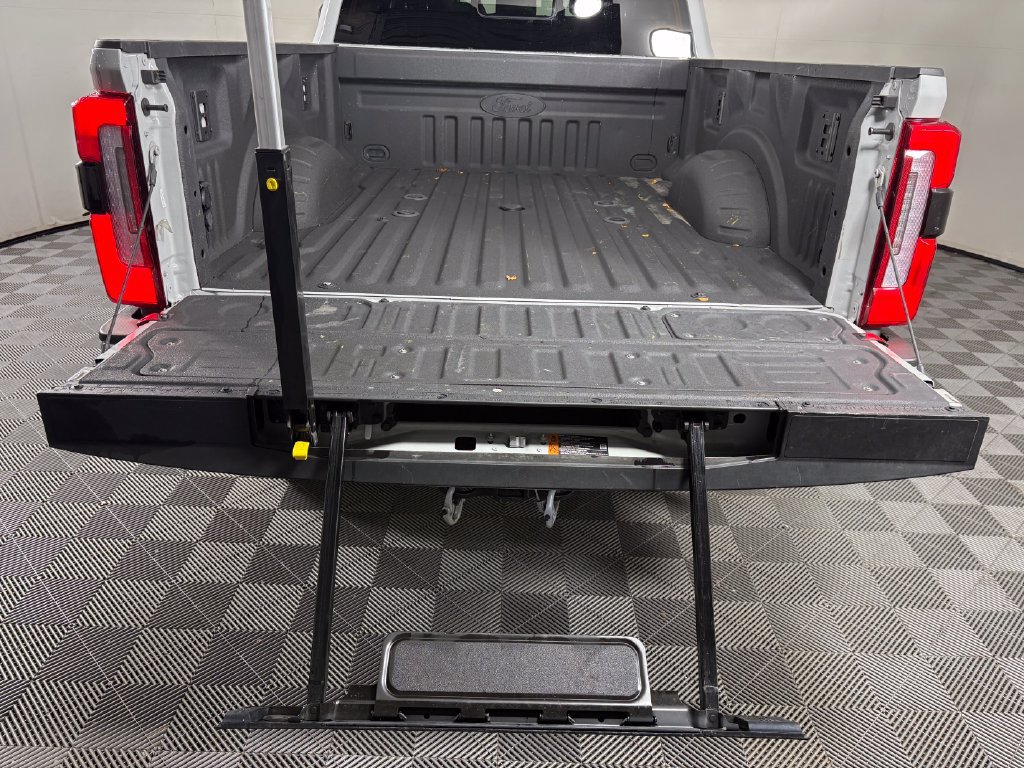 Used 2025 Ford F350 Platinum w/ Tremor Off-Road Package AWD/4WD image 34