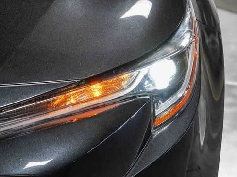 Used 2021 Toyota Corolla LE image 7