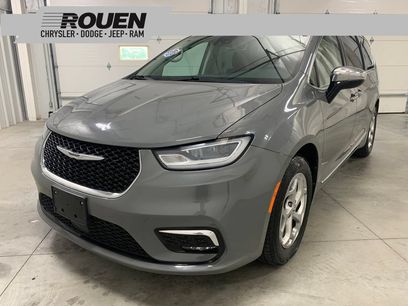 Used 2023 Chrysler Pacifica Limited