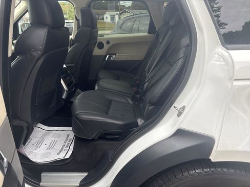 Used 2014 Land Rover Range Rover Sport HSE image 25