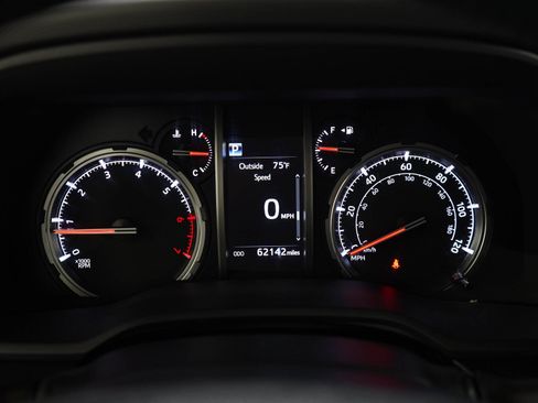 Used 2022 Toyota 4Runner TRD Off-Road Premium AWD/4WD image 23