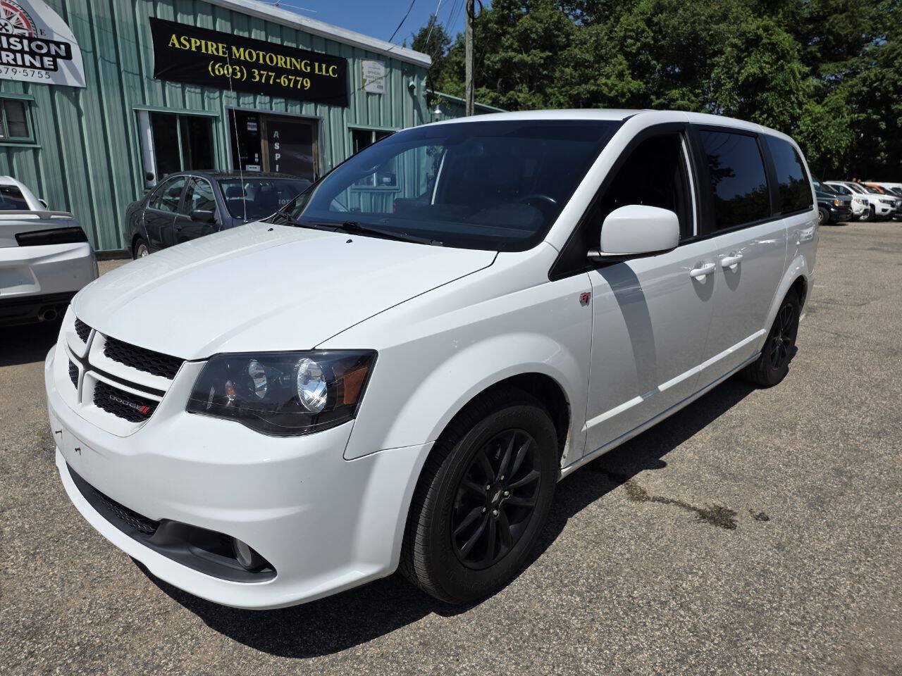 Used 2019 Dodge Grand Caravan GT FWD image 3