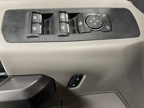 Used 2022 Ford F250 XLT w/ Black Appearance Package image 11