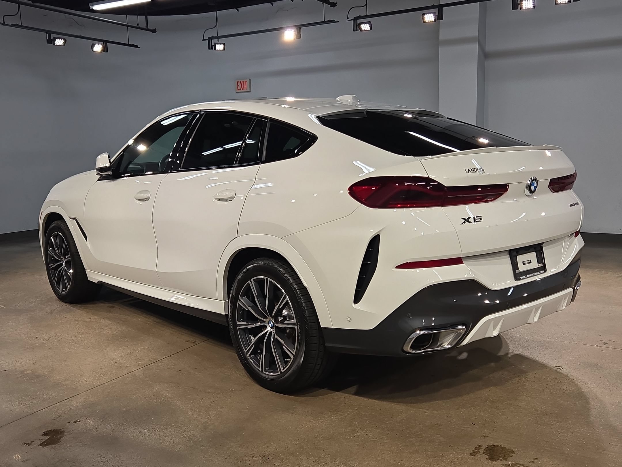 Used 2024 BMW X6 xDrive40i w/ Premium Package AWD/4WD image 5