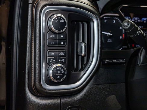 Used 2022 GMC Sierra 2500 AT4 w/ AT4 Premium Plus Package image 20