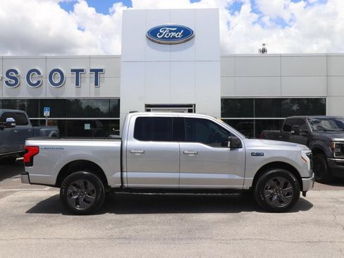 Used 2025 Ford F150 Lightning Flash AWD/4WD image 17