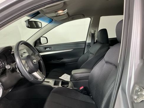Used 2010 Subaru Outback 2.5i Premium AWD/4WD image 10