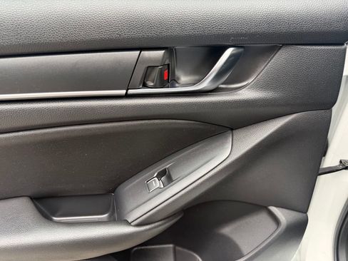 Used 2020 Honda Accord EX image 19