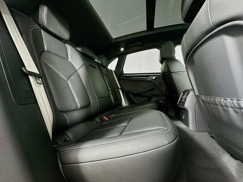 New 2026 Porsche Macan image 29