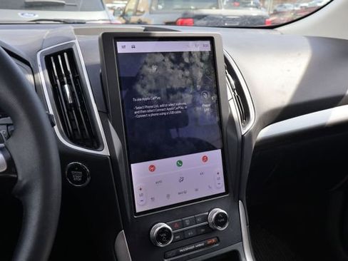 Used 2024 Ford Edge SEL w/ Convenience Package image 11