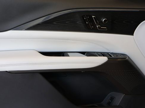 Certified 2024 Cadillac Lyriq Sport w/ LPO, Floor Liner Package AWD/4WD image 9