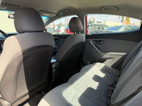 Used 2015 Hyundai Elantra SE image 15