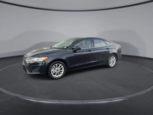 Used 2020 Ford Fusion SE FWD image 4