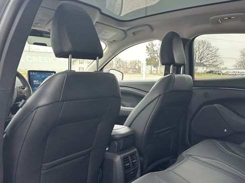 Used 2021 Ford Mustang Mach-E Premium image 11