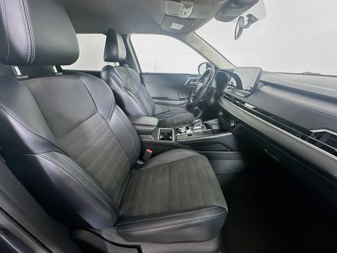 Used 2024 Mitsubishi Outlander SE AWD/4WD image 32