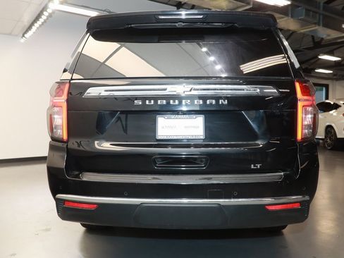 Used 2024 Chevrolet Suburban LT image 5