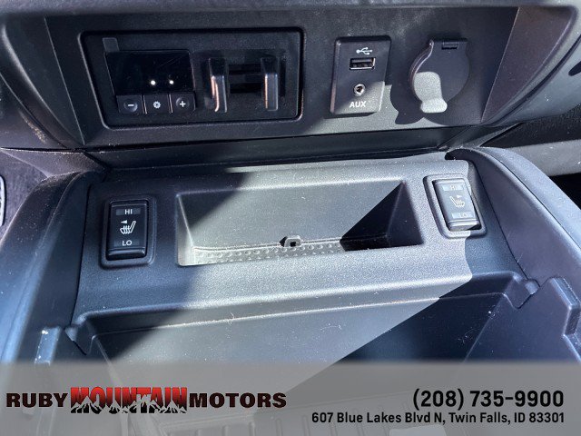 Used 2018 Nissan Titan SV w/ SV Convenience Package AWD/4WD image 21