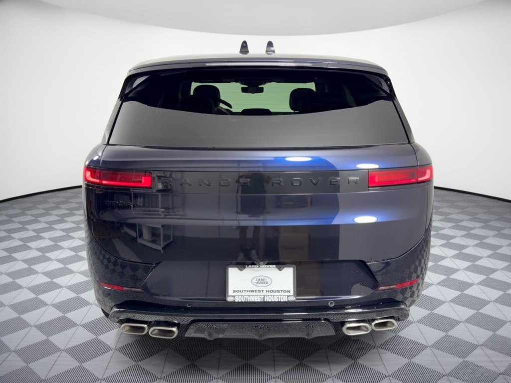 New 2027 Land Rover Range Rover Sport Dynamic SE AWD/4WD image 11
