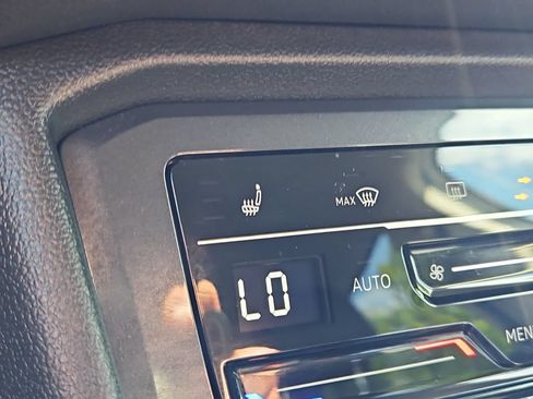 Certified 2022 Volkswagen Tiguan SE AWD/4WD image 18