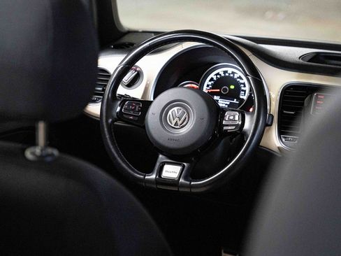 Used 2019 Volkswagen Beetle 2.0T SE FWD image 5