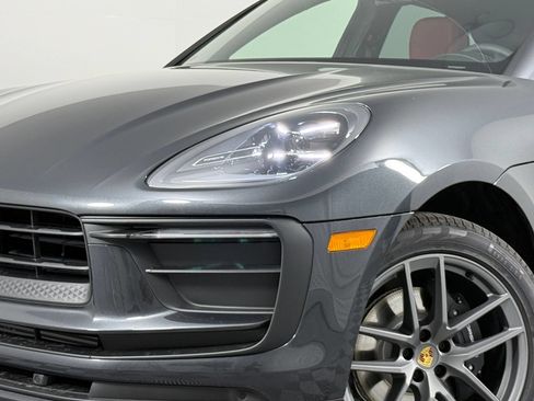 Certified 2026 Porsche Macan AWD/4WD image 12