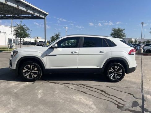 New 2026 Volkswagen Atlas Cross Sport SE image 8