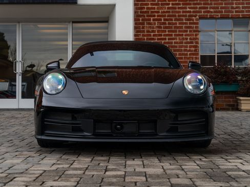 Used 2025 Porsche 911 Carrera image 2