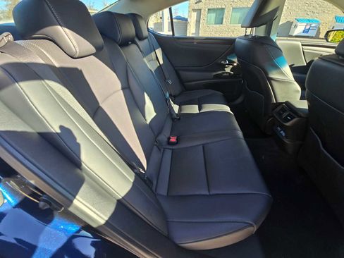 Used 2024 Lexus ES 300h w/ Premium Package image 14