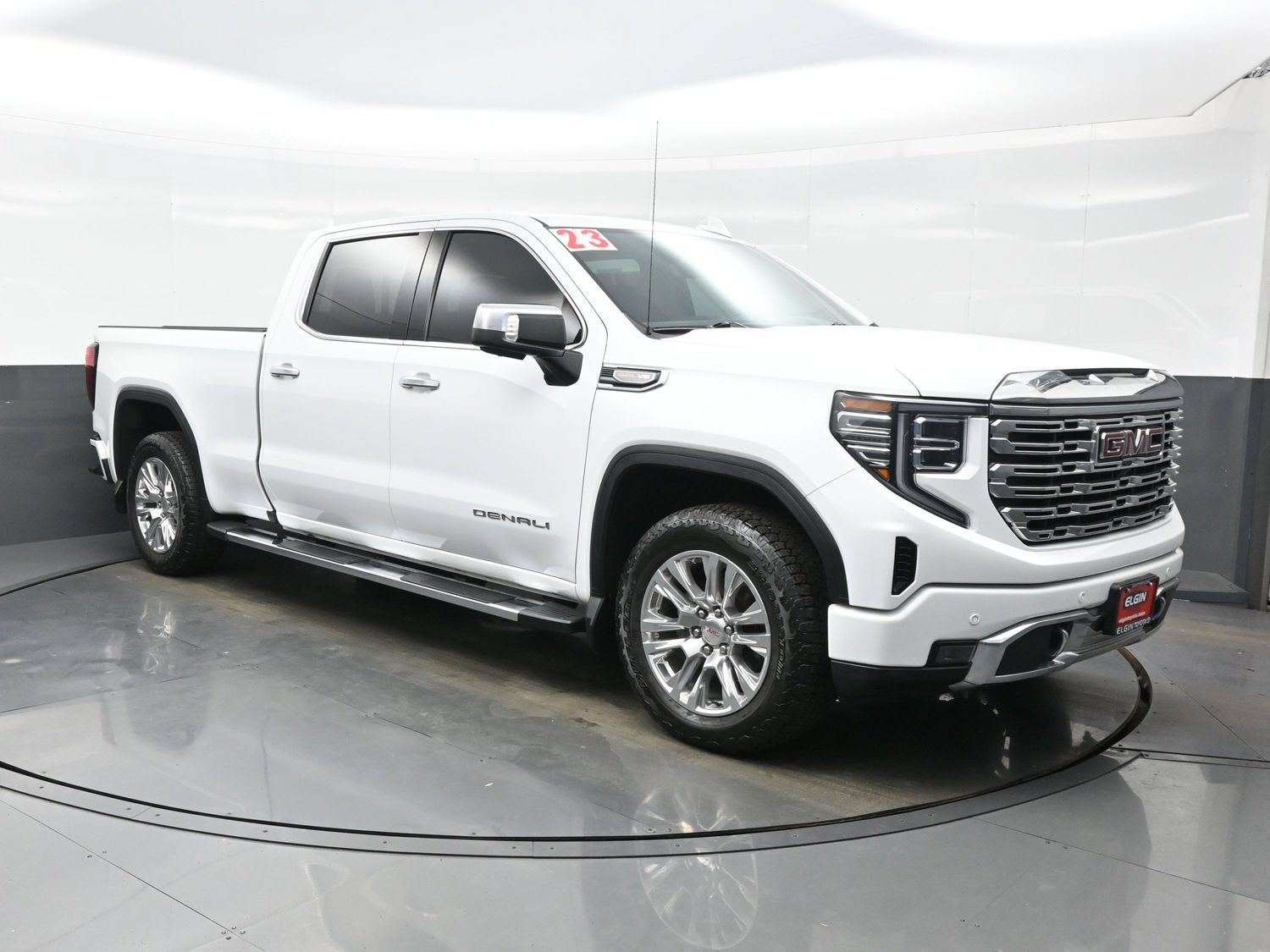 Used 2023 GMC Sierra 1500 Denali w/ Technology Package AWD/4WD image 8