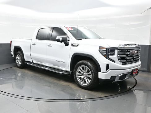 Used 2023 GMC Sierra 1500 Denali w/ Technology Package AWD/4WD image 8