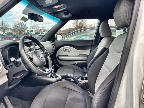 Used 2015 Kia Soul image 3