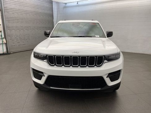 New 2025 Jeep Grand Cherokee Laredo image 6