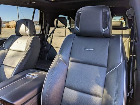 Used 2021 Cadillac Escalade Premium Luxury w/ Performance Package image 17