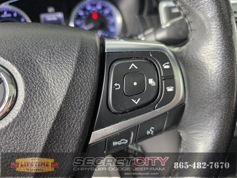 Used 2016 Toyota Camry XLE image 17