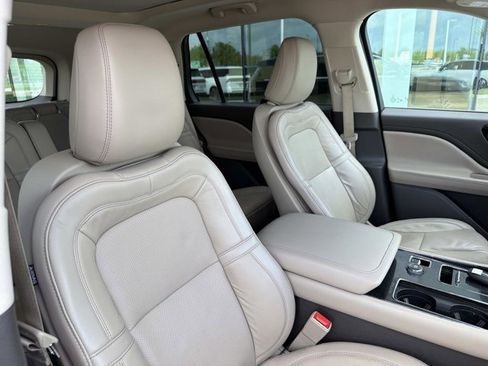 Used 2023 Lincoln Aviator Reserve w/ Elements Package Plus RWD image 17