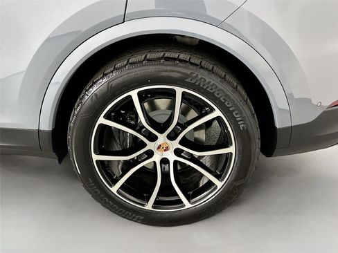 Used 2026 Porsche Cayenne Coupe AWD/4WD image 12