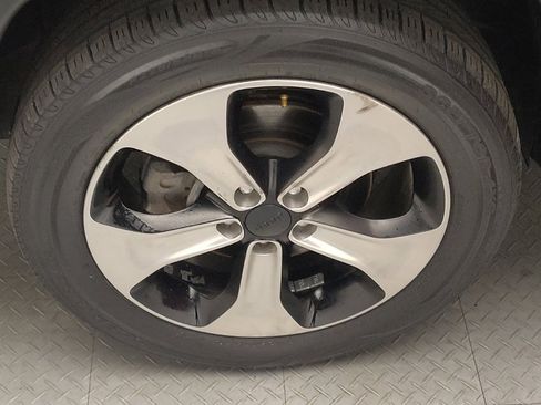 Used 2017 Jeep Compass Latitude w/ Popular Equipment Group FWD image 31