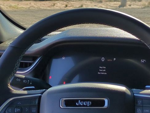 Used 2023 Jeep Grand Cherokee Altitude image 20