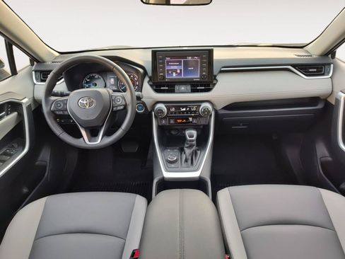 Used 2022 Toyota RAV4 XLE Premium AWD/4WD image 10