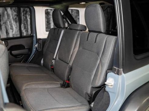 Used 2024 Jeep Wrangler Unlimited AWD/4WD image 10